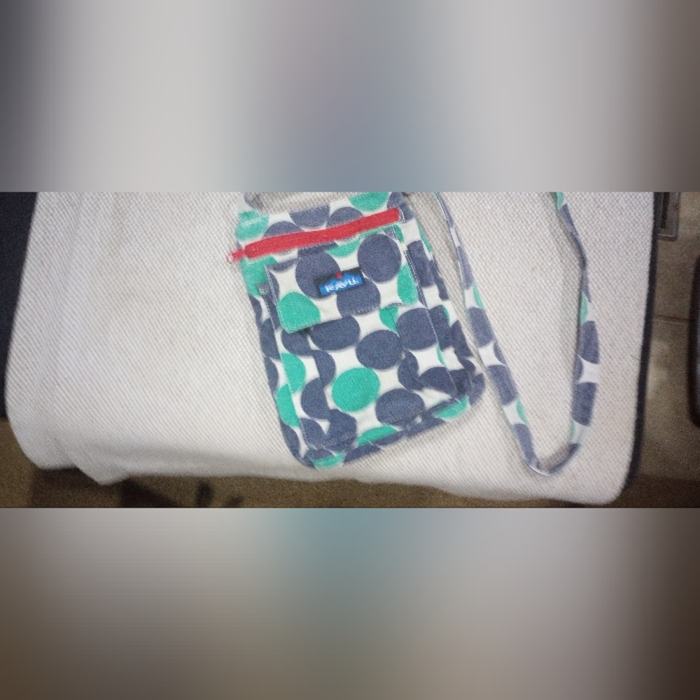 Kavu Crossbody Blue & Turquoise and adjustable Strap
